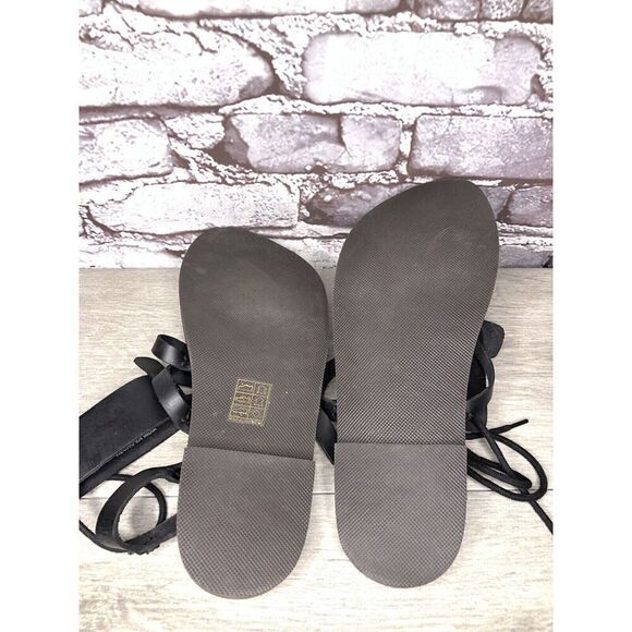 Free People Vacation Day Black Leather Gladiator Thong Sandal Size 39EU/8.5M US - Picture 12 of 16